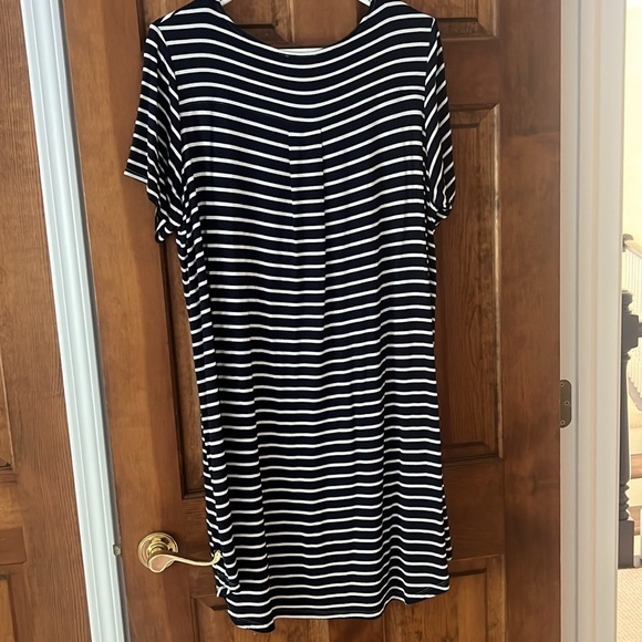 T Tahari Simple Navy and White Striped T-Shirt Dress in Size 1X - Picture 4 of 4